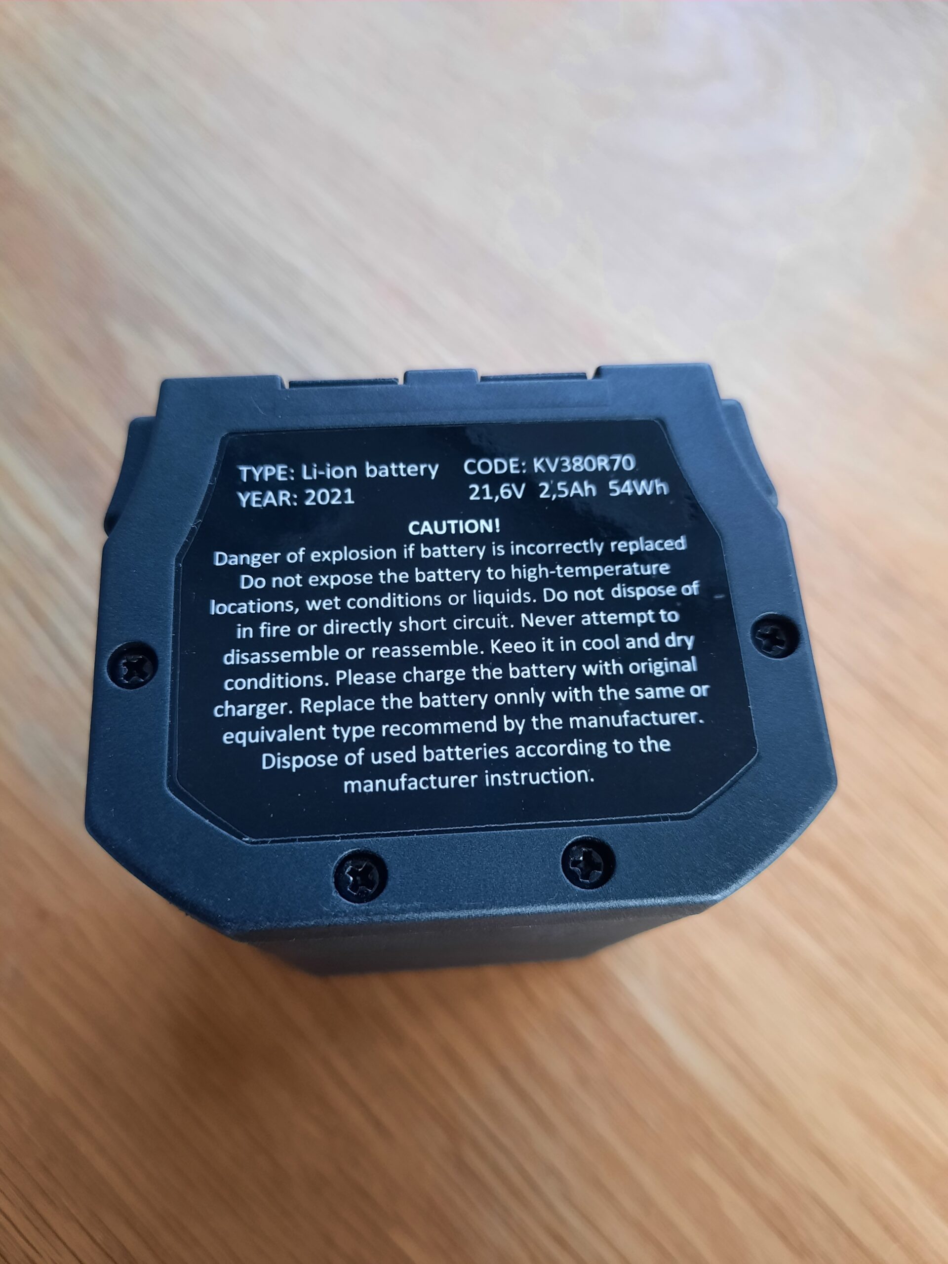 Batería de repuesto para tijera de podar inalámbrica KV 380 Volpi. - Imagen 2